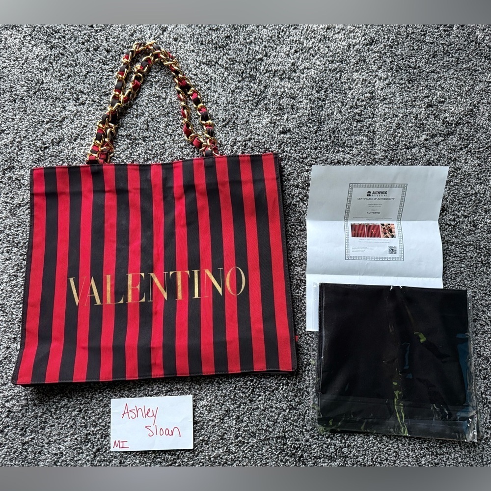 NEW Valentino Garavani vintage "Les Sacs" tote bag with COA